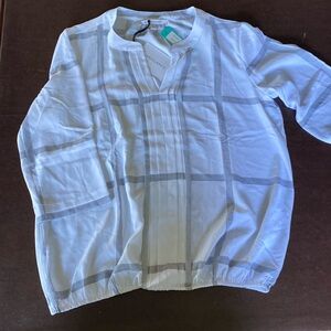 41 Hawthorn split neck 3/4 sleeve blouse